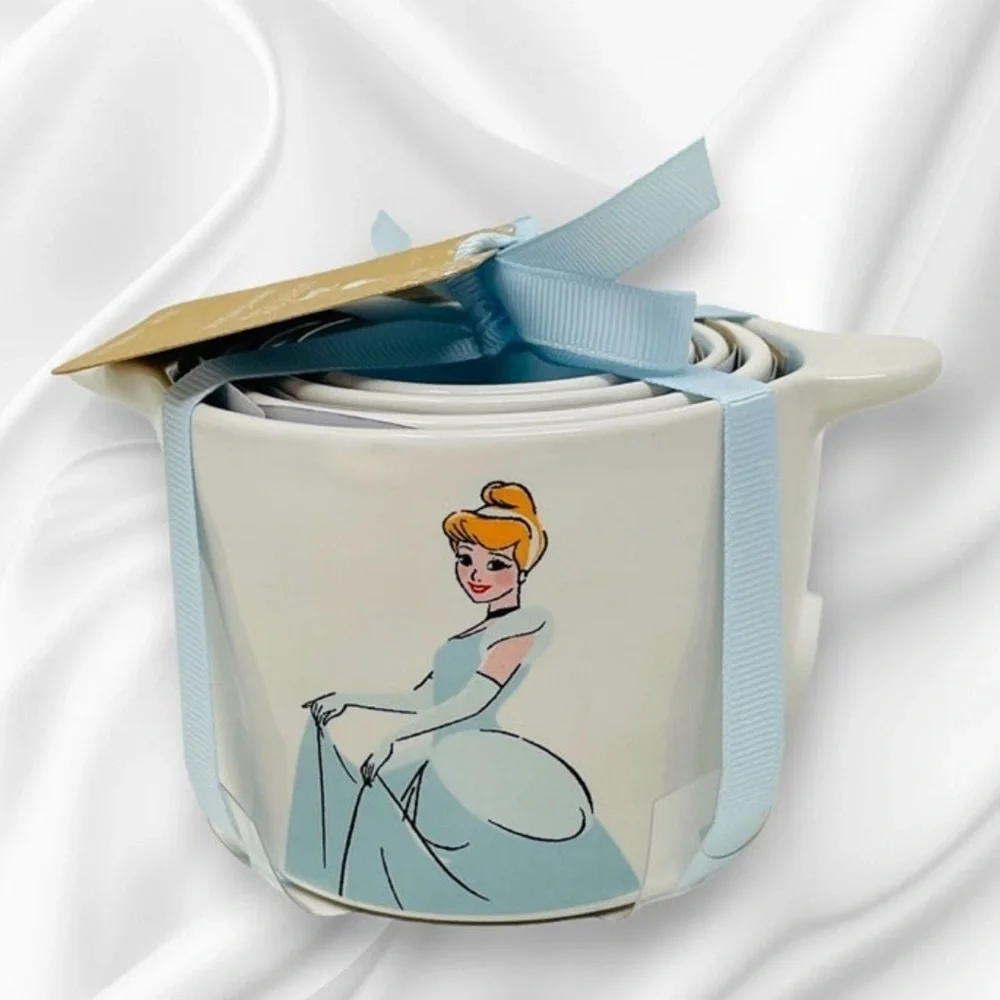 Cinderella Measuring Cups - Picture 1 of 5